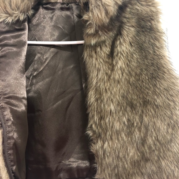 NWOT H&M Brown Faux Fur Vest - Picture 3 of 4